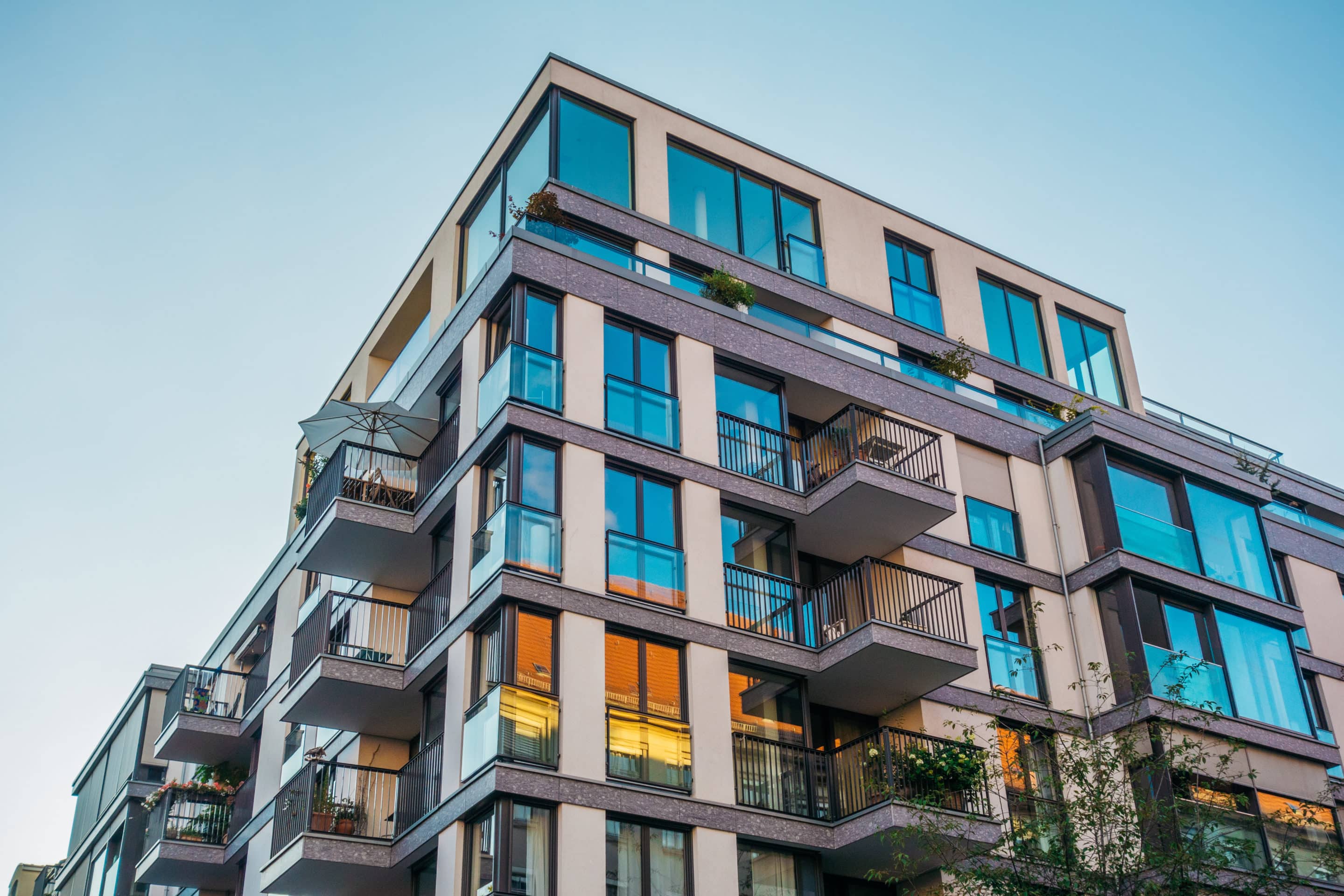 Multi-tenant residential apartment building